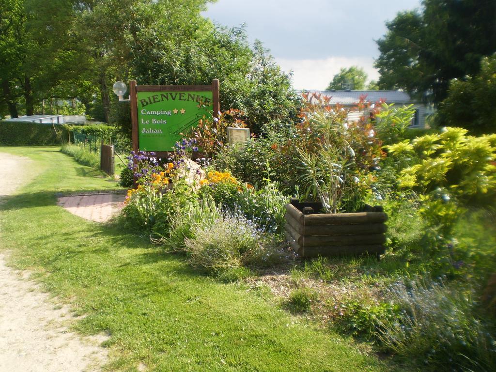 Le Bois Jahan Camping Brunelles
